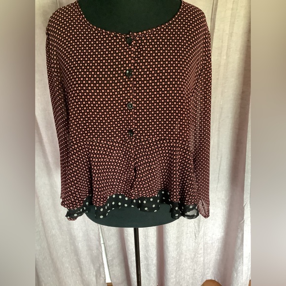 Light and flowy blouse - Picture 2 of 6